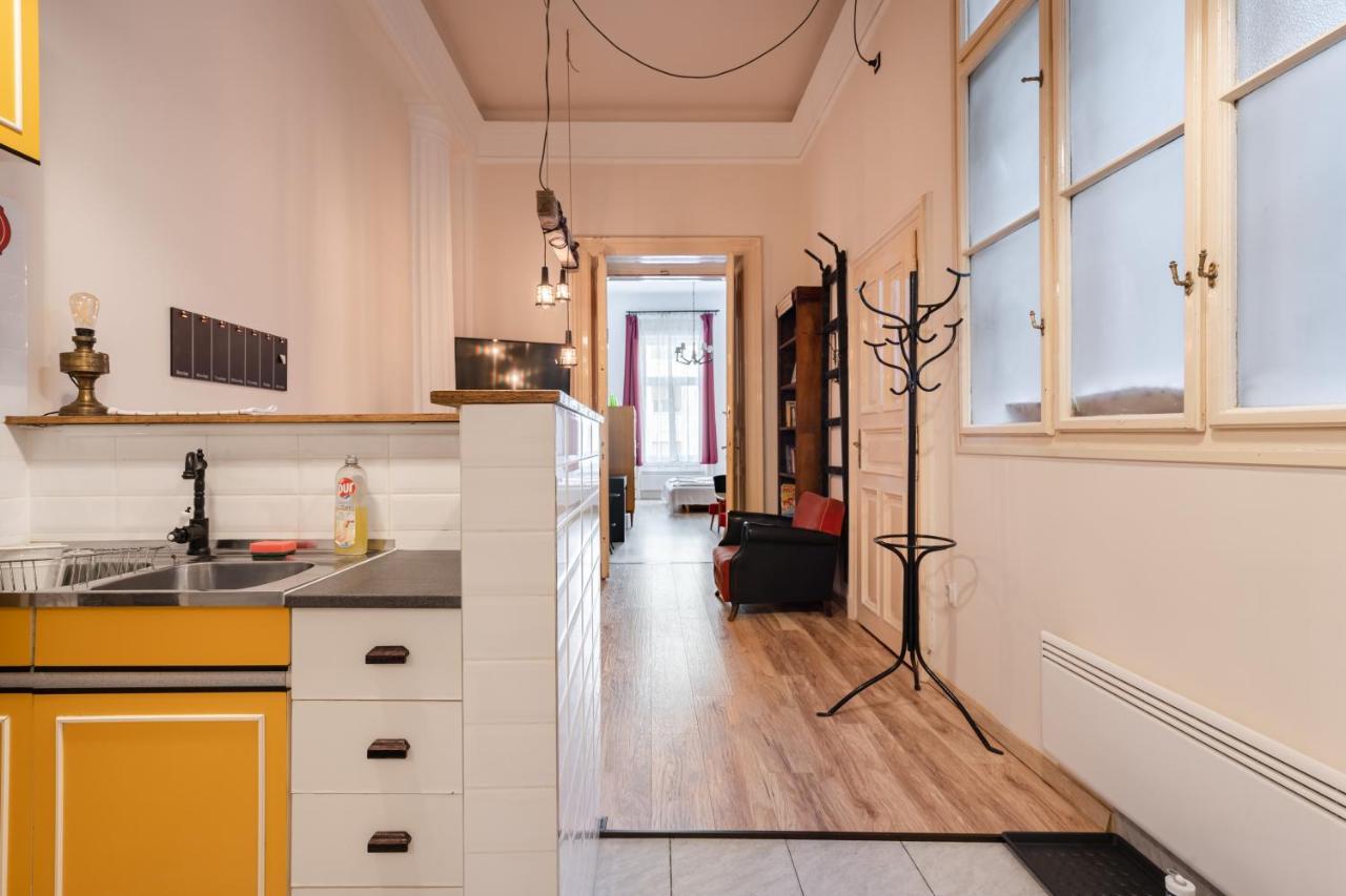 Retro Rebel Mode Apartment Budapest Exteriör bild