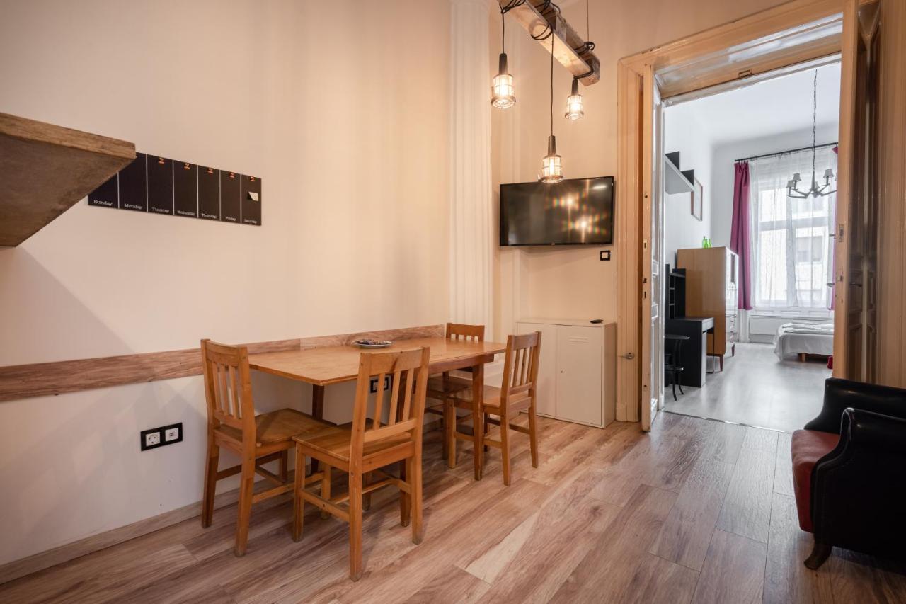 Retro Rebel Mode Apartment Budapest Exteriör bild